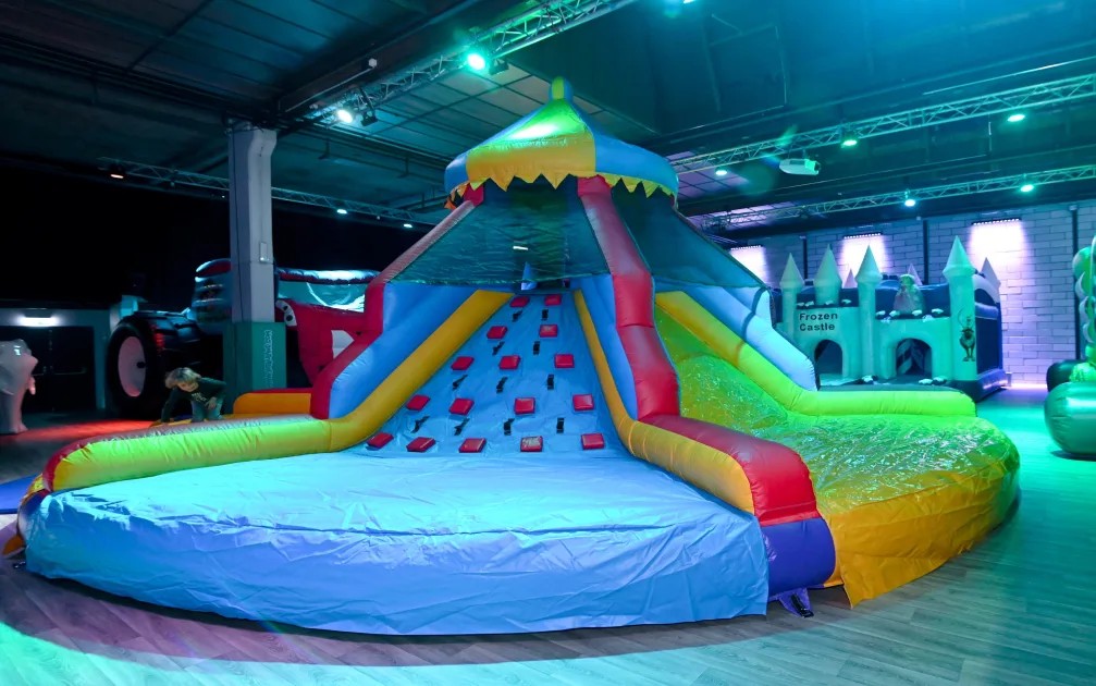 Circus slide - Miniature 2